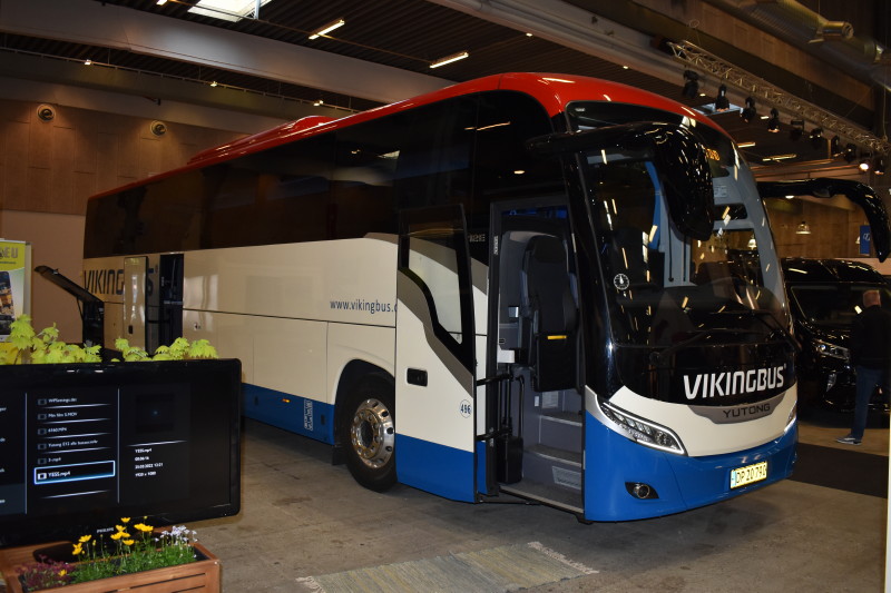 Den succesrige turistbusmodel Yutong T12E viste man også. Man har nu leveret otte af dem til Vikingbus.