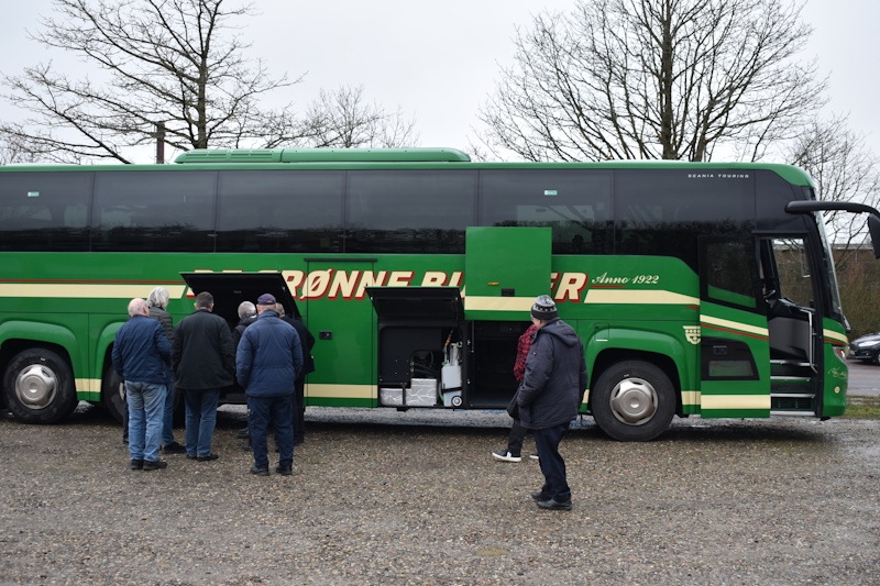 Her var Scania Touring HD-turistbussen naturligvis genstand for stor interesse.