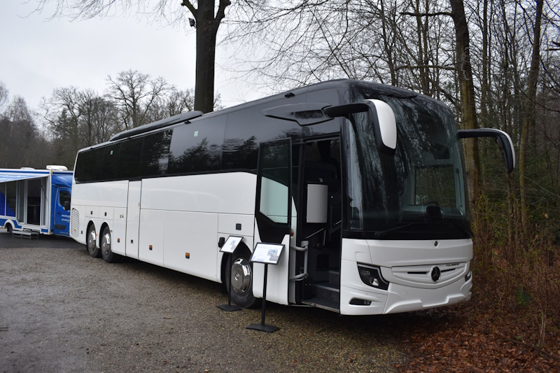 Mercedes-Benz Tourismo-turistbussen, her en Tourismo L, er fortsat populær.